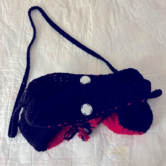 Red + Black Hand Crocheted Bag Large Dawg Paw ๐พ Magnetic Closure Cinch Top NEW - Picture 9 of 14
